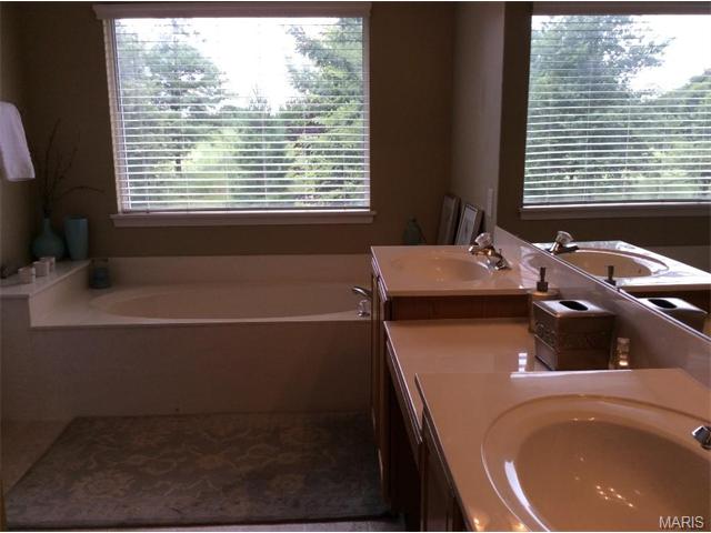 632 Thornridge Dr, O'fallon, MO 63368 photo 16