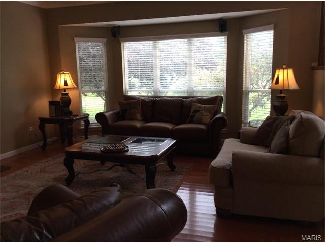 632 Thornridge Dr, O'fallon, MO 63368 photo 5