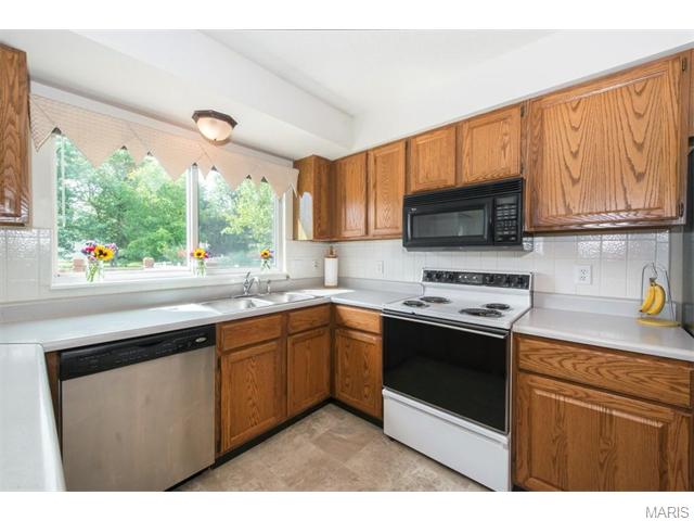 8 White Chapel Ct, O'fallon, MO 63368 photo 10