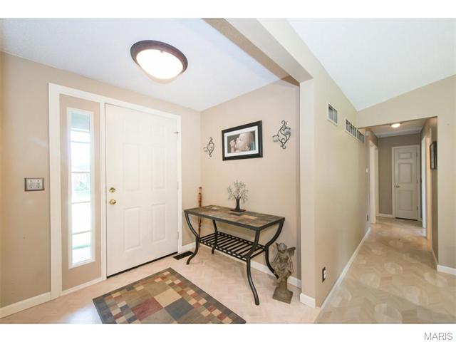 8 White Chapel Ct, O'fallon, MO 63368 photo 3