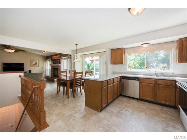 8 White Chapel Ct, O'fallon, MO 63368 photo 11