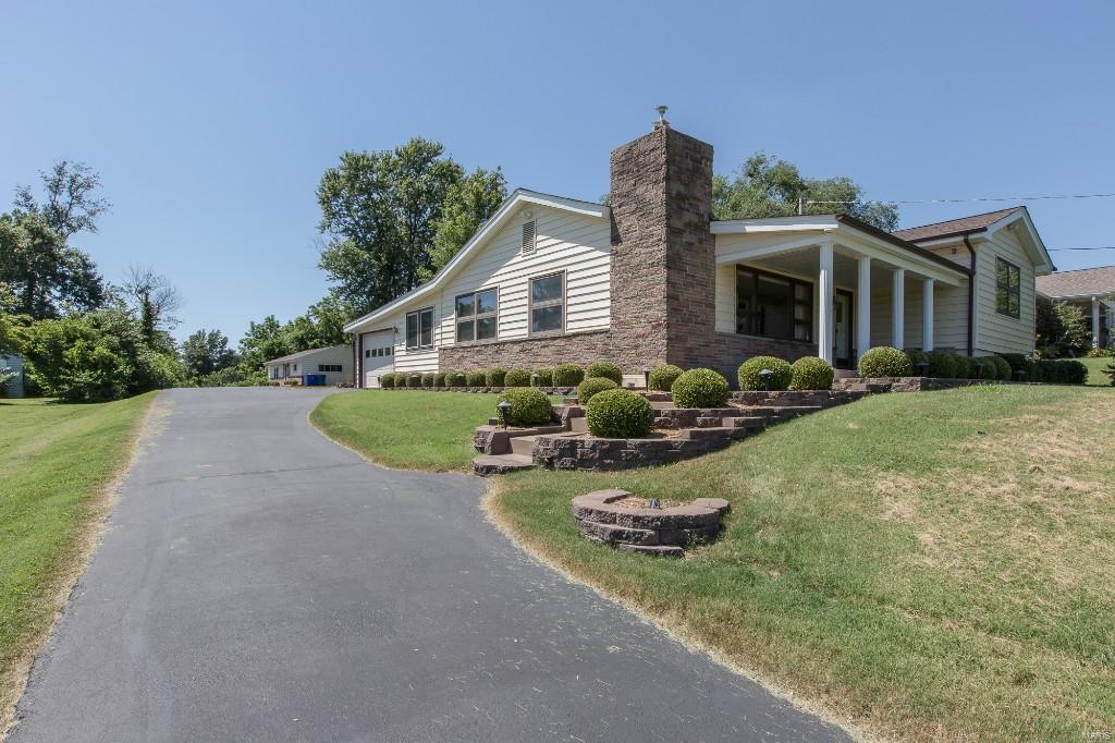 3239 Smiley Rd, Bridgeton, MO 63044 photo 2