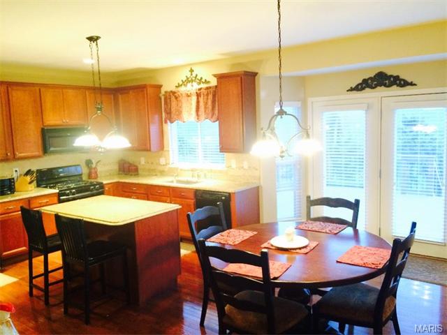 560 Bluffs View Ct, Eureka, MO 63025 photo 6