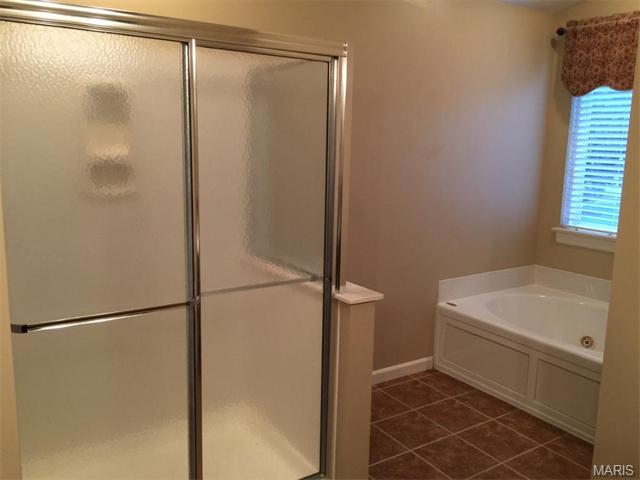 560 Bluffs View Ct, Eureka, MO 63025 photo 27
