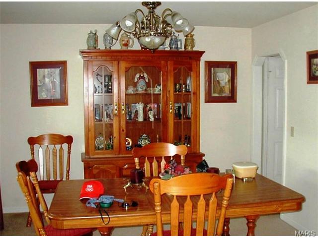 725 Loretta Dr, O'fallon, MO 63366 photo 7