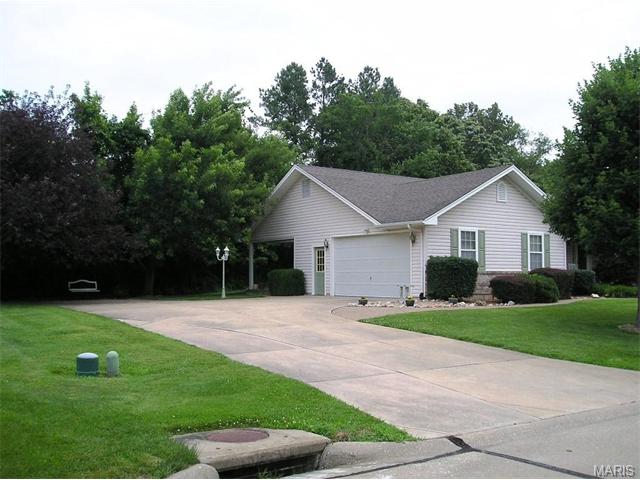 725 Loretta Dr, O'fallon, MO 63366 photo 2