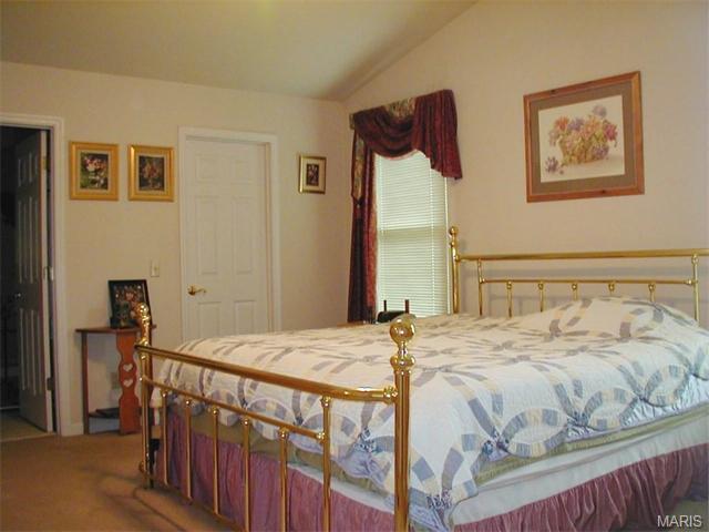 725 Loretta Dr, O'fallon, MO 63366 photo 8