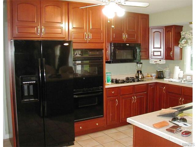 725 Loretta Dr, O'fallon, MO 63366 photo 6