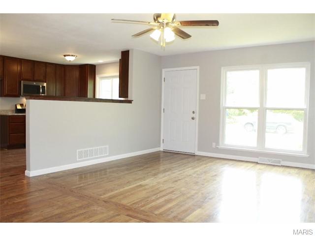 332 Saint Lawrence, Ballwin, MO 63021 photo 6