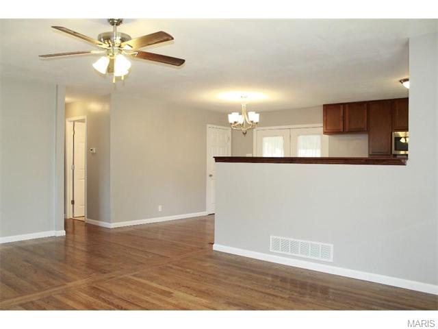 332 Saint Lawrence, Ballwin, MO 63021 photo 5