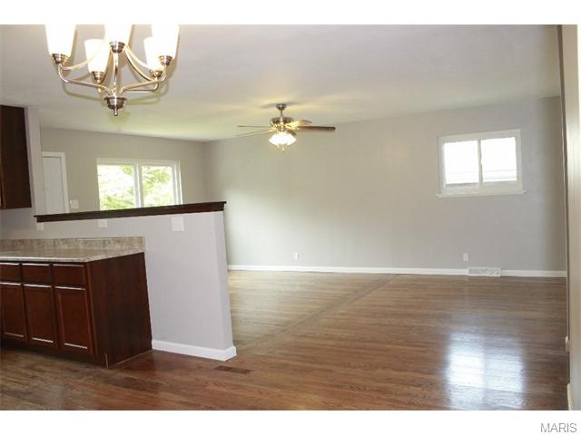 332 Saint Lawrence, Ballwin, MO 63021 photo 12