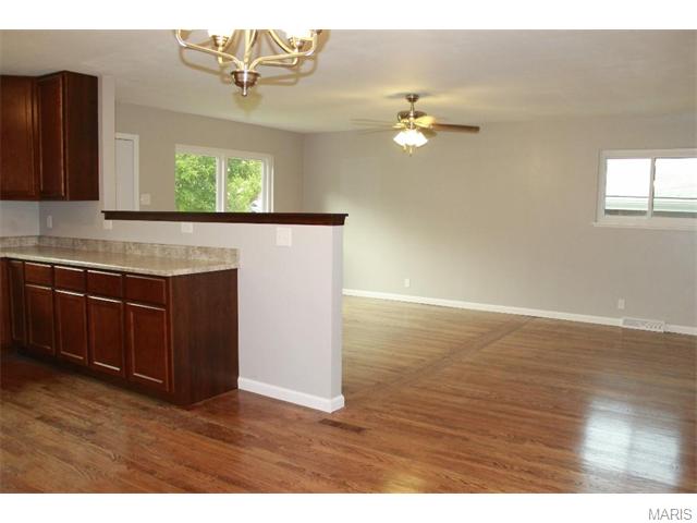 332 Saint Lawrence, Ballwin, MO 63021 photo 11