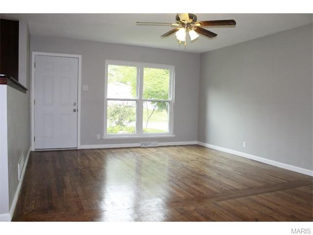 332 Saint Lawrence, Ballwin, MO 63021 photo 4