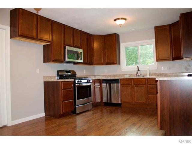 332 Saint Lawrence, Ballwin, MO 63021 photo 8