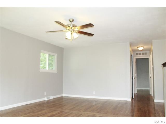 332 Saint Lawrence, Ballwin, MO 63021 photo 3