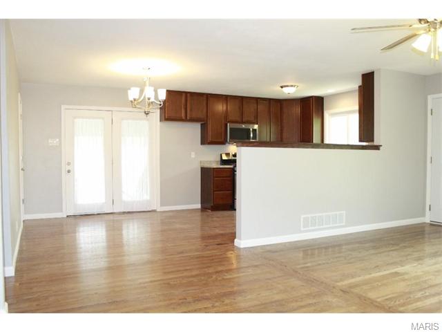 332 Saint Lawrence, Ballwin, MO 63021 photo 7