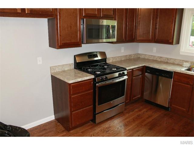 332 Saint Lawrence, Ballwin, MO 63021 photo 9