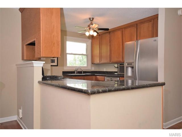 122 Ivy Ct, Ballwin, MO 63011 photo 2