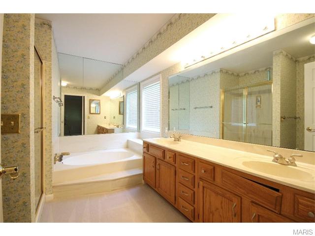 348 Redwood Forest Ct, Ballwin, MO 63021 photo 33
