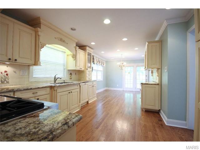 348 Redwood Forest Ct, Ballwin, MO 63021 photo 20