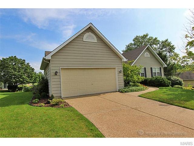 115 Lissadell Ln, Saint Charles, MO 63304 photo 6