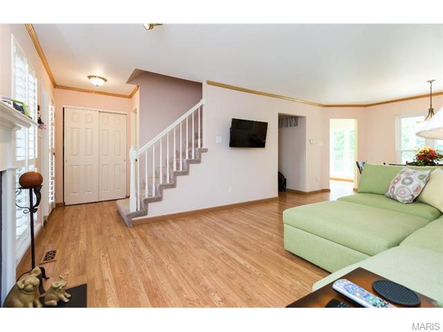 1412 Whispering Crk, Ballwin, MO 63021 photo 5
