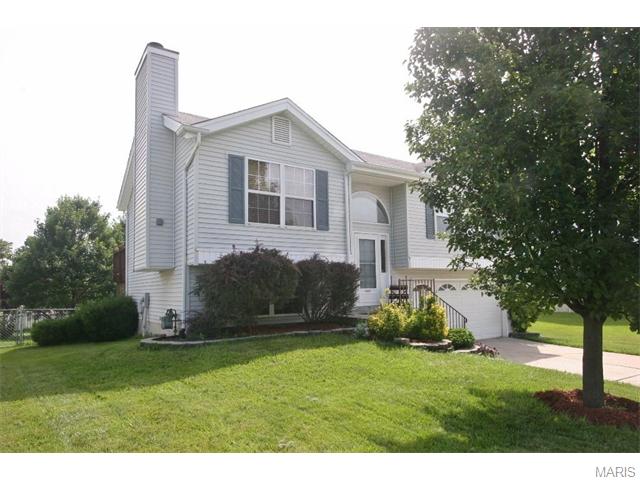 24 Mary Beth Ct, O'fallon, MO 63368 photo 3