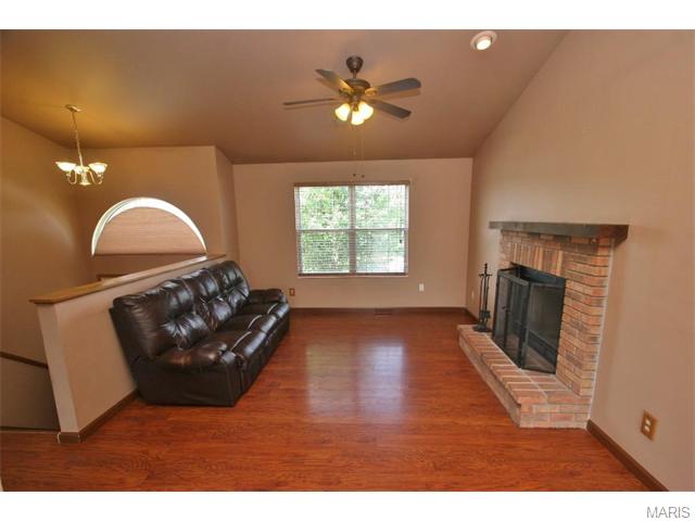 24 Mary Beth Ct, O'fallon, MO 63368 photo 4