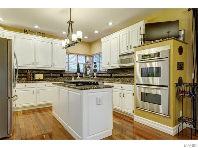 531 Malinmor Dr, Weldon Spring, MO 63304 photo 8