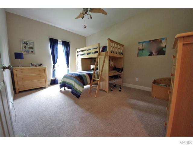 953 Summit Oaks Dr, Eureka, MO 63025 photo 14