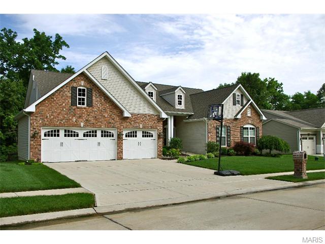 953 Summit Oaks Dr, Eureka, MO 63025 photo 1