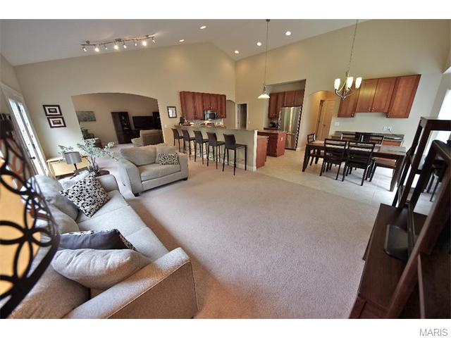 953 Summit Oaks Dr, Eureka, MO 63025 photo 6