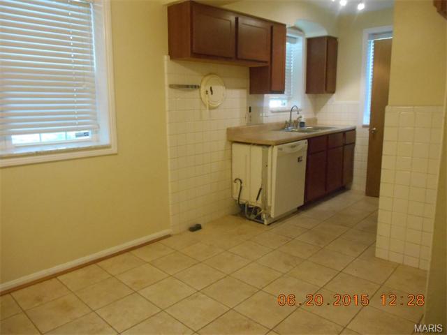 62 Greendale Dr, Saint Louis, MO 63121 photo 10