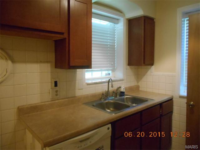 62 Greendale Dr, Saint Louis, MO 63121 photo 4