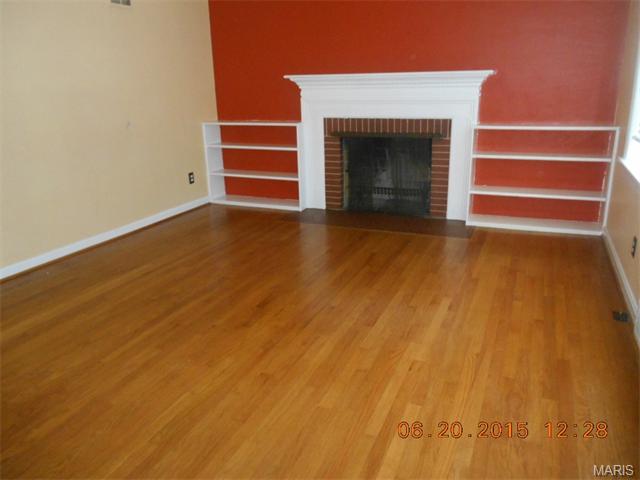 62 Greendale Dr, Saint Louis, MO 63121 photo 3