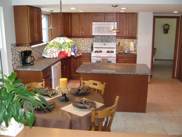 1447 Cedar Bluff Dr, Ballwin, MO 63021 photo 6