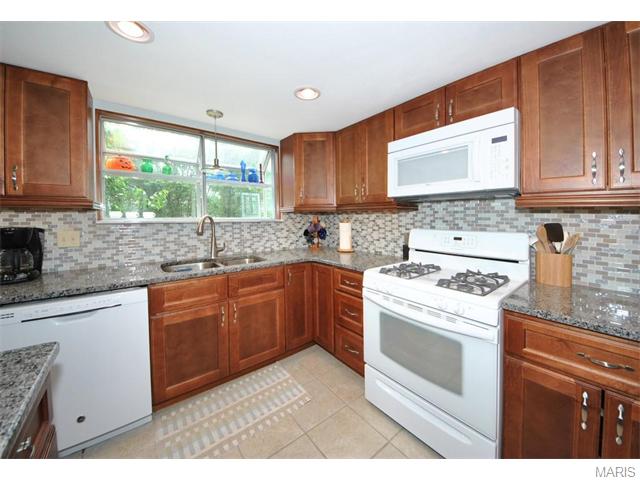 1447 Cedar Bluff Dr, Ballwin, MO 63021 photo 7