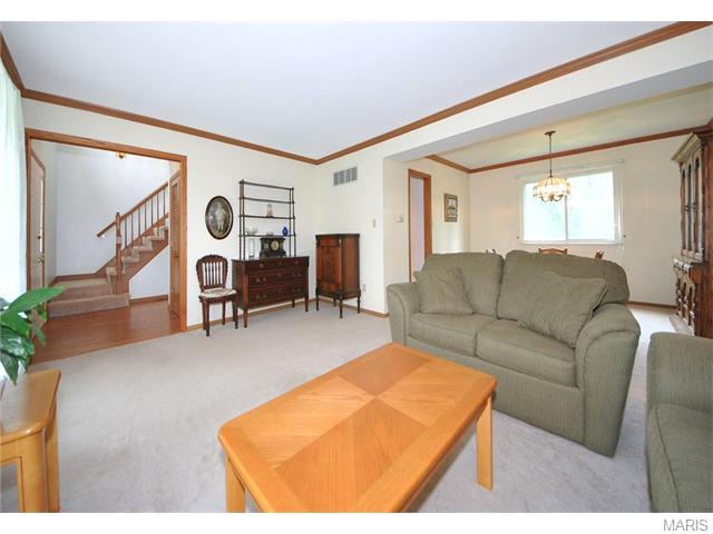 1447 Cedar Bluff Dr, Ballwin, MO 63021 photo 3