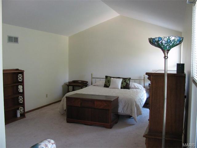 1447 Cedar Bluff Dr, Ballwin, MO 63021 photo 11