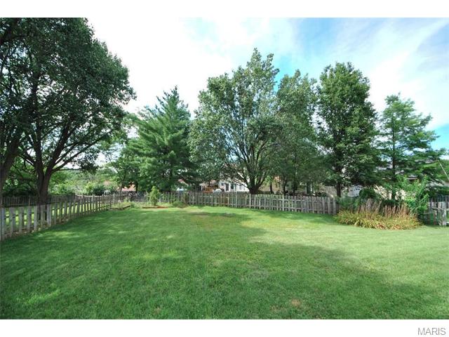 1447 Cedar Bluff Dr, Ballwin, MO 63021 photo 18