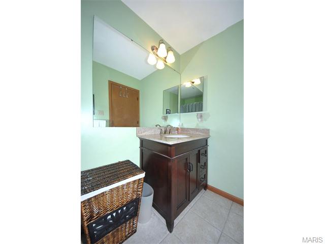 1447 Cedar Bluff Dr, Ballwin, MO 63021 photo 13