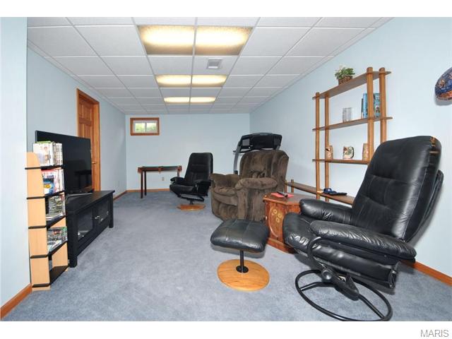 1447 Cedar Bluff Dr, Ballwin, MO 63021 photo 15