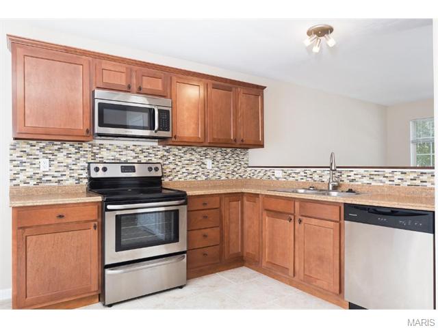 334 Heritage Cmns, O'fallon, MO 63368 photo 5