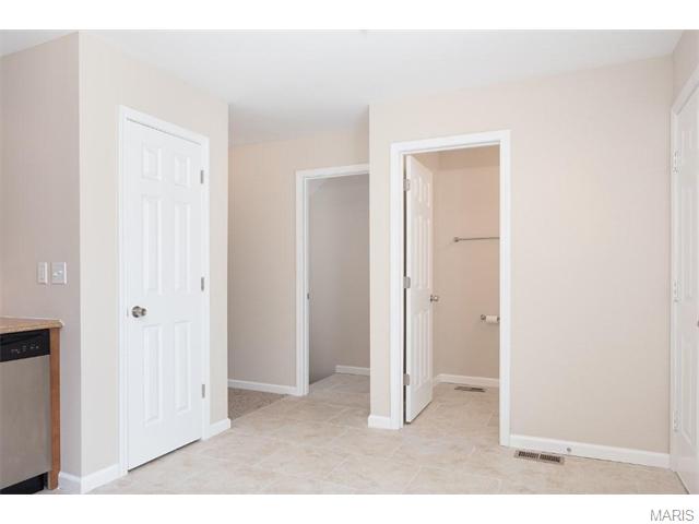 334 Heritage Cmns, O'fallon, MO 63368 photo 7