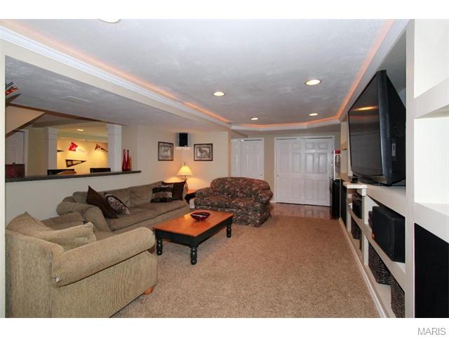 410 Gateford Dr, Ballwin, MO 63021 photo 29