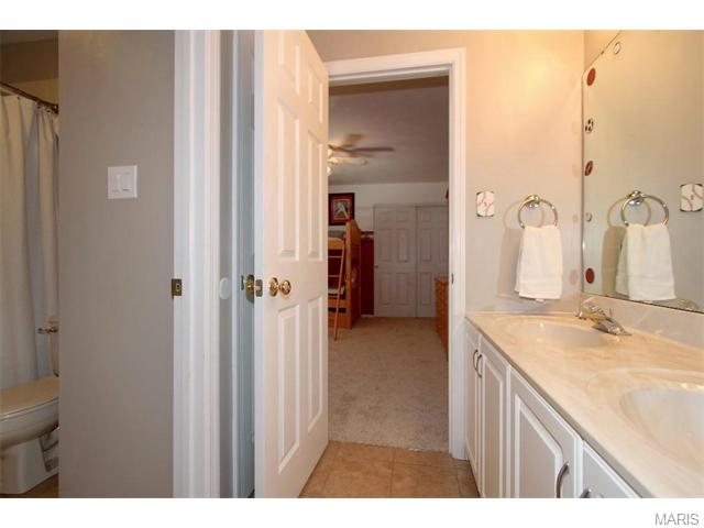 410 Gateford Dr, Ballwin, MO 63021 photo 25