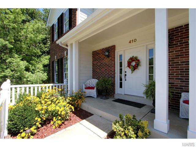 410 Gateford Dr, Ballwin, MO 63021 photo 2