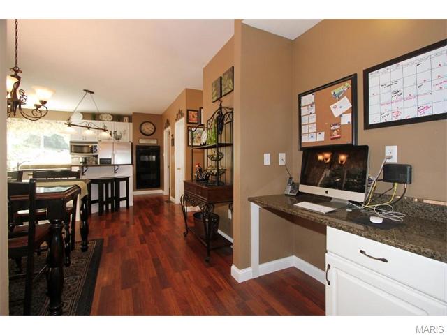 410 Gateford Dr, Ballwin, MO 63021 photo 11