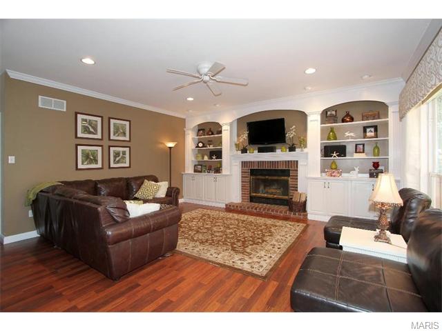 410 Gateford Dr, Ballwin, MO 63021 photo 8