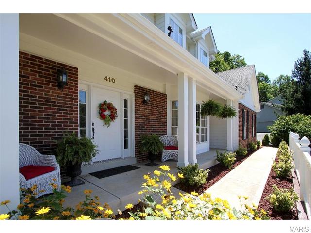 410 Gateford Dr, Ballwin, MO 63021 photo 3